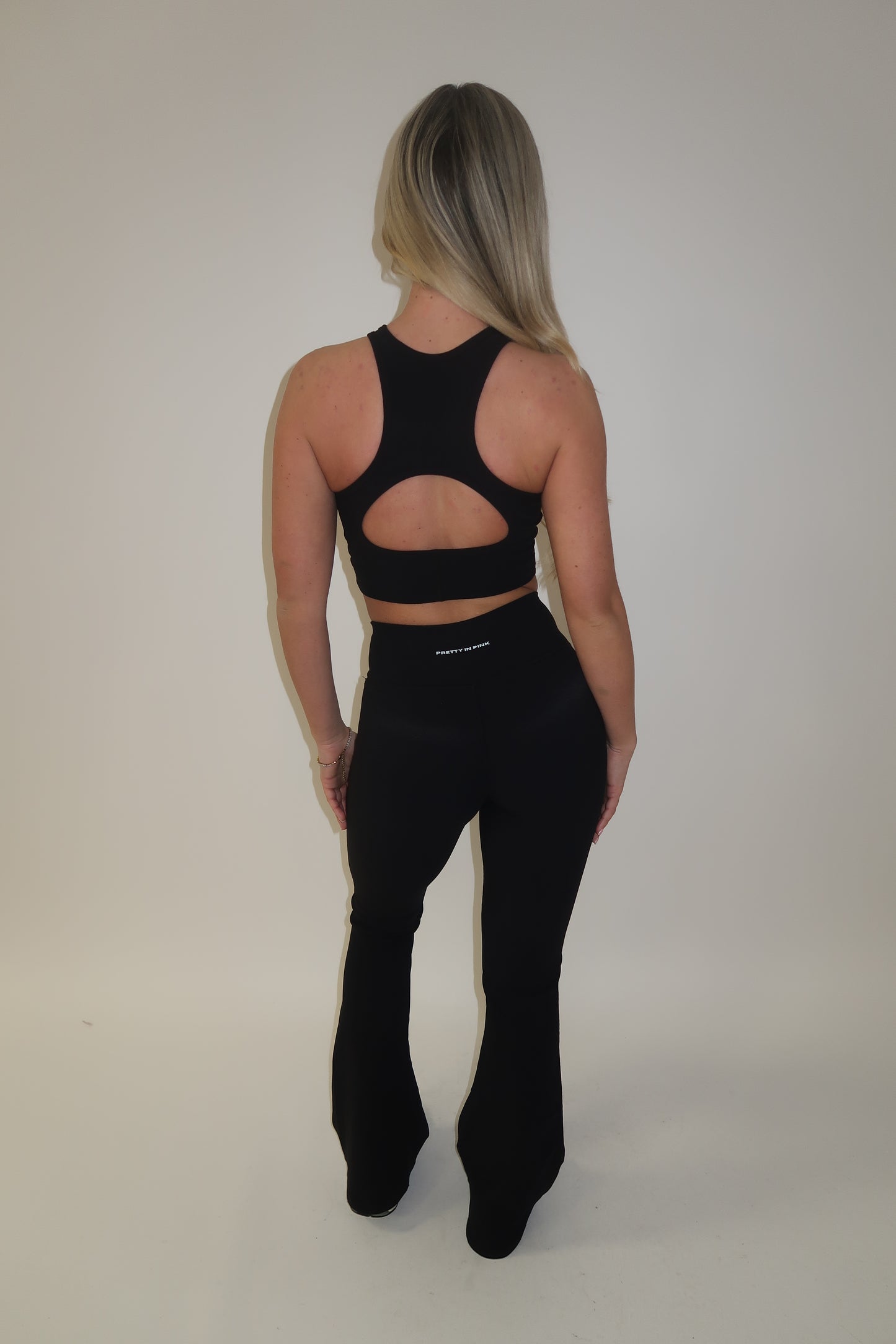 GYM GIRL ERA EXCLUSIVE Black sculpt silhouette top