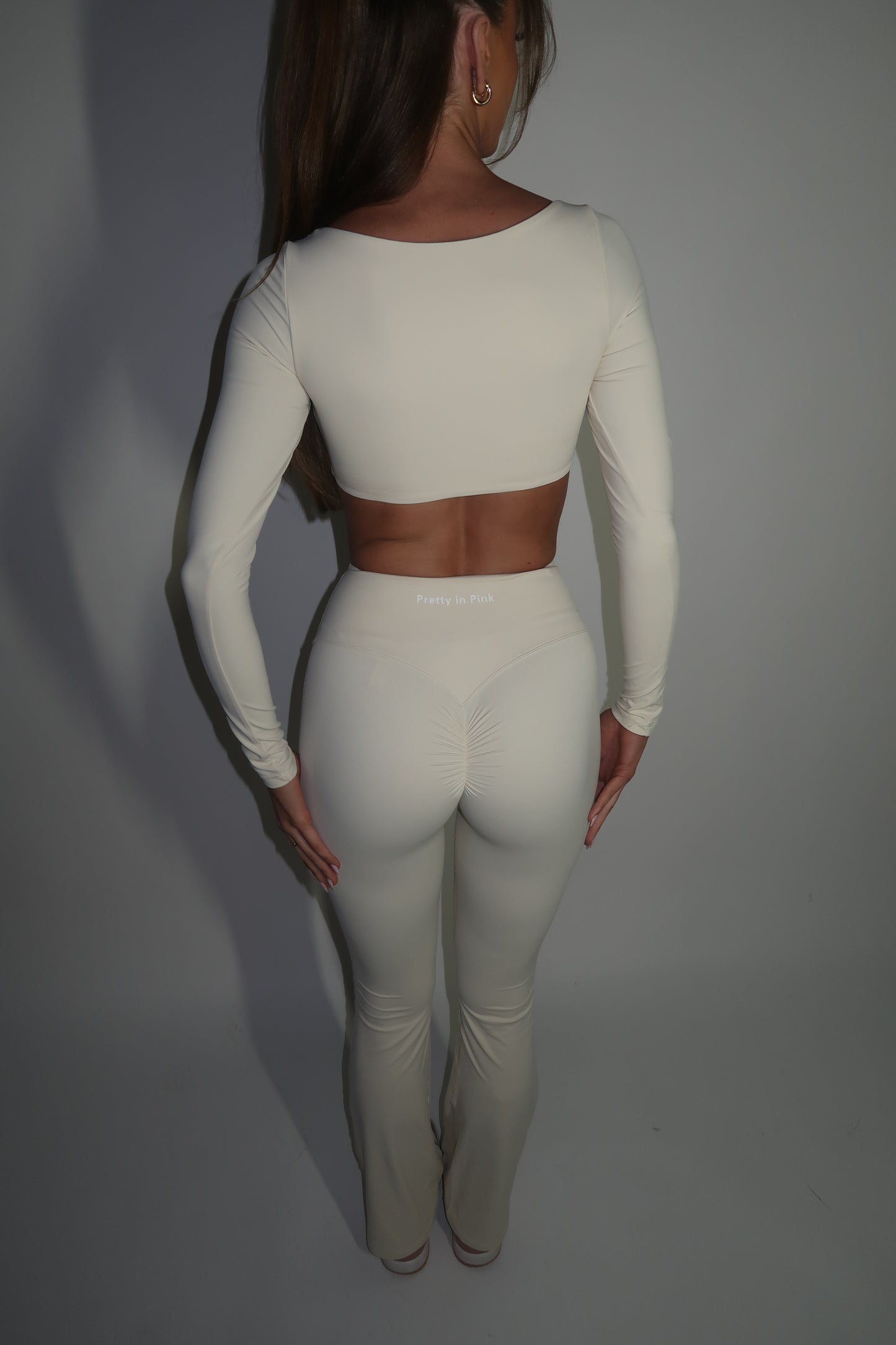 GYM GIRL ERA EXCLUSIVE Cream Sculpt flared bottoms