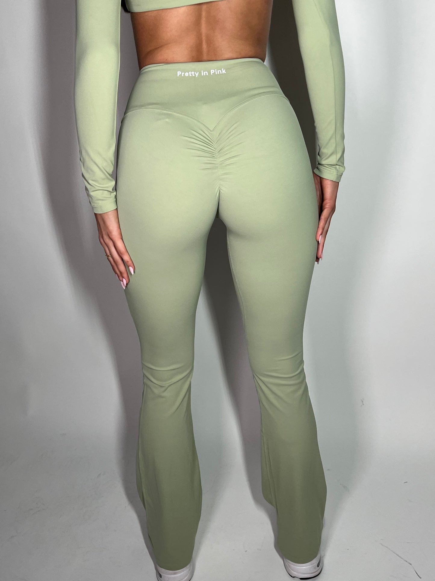GYM GIRL ERA EXCLUSIVE Olive Sculpt flared trousers