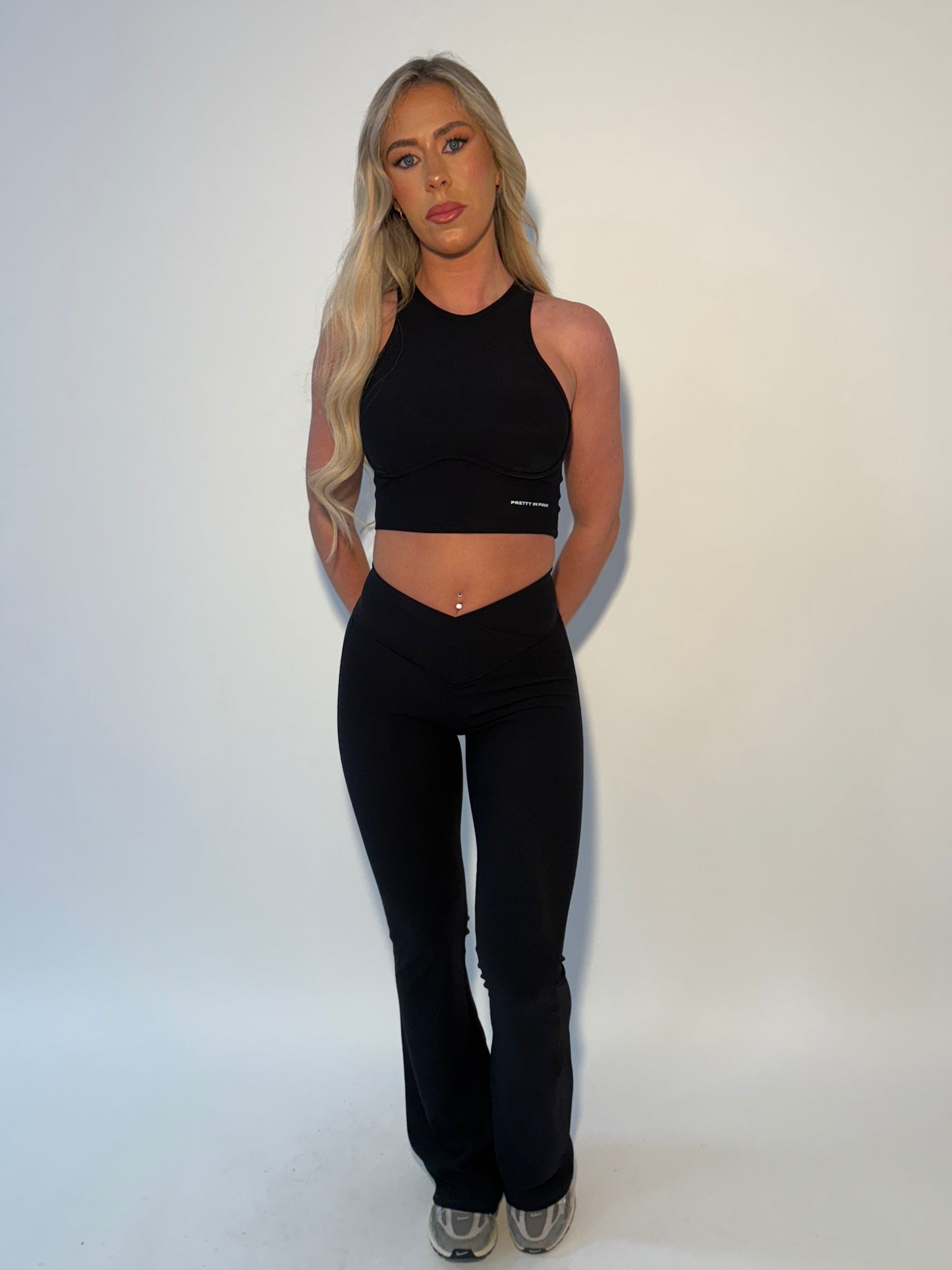 GYM GIRL ERA EXCLUSIVE Black sculpt silhouette top