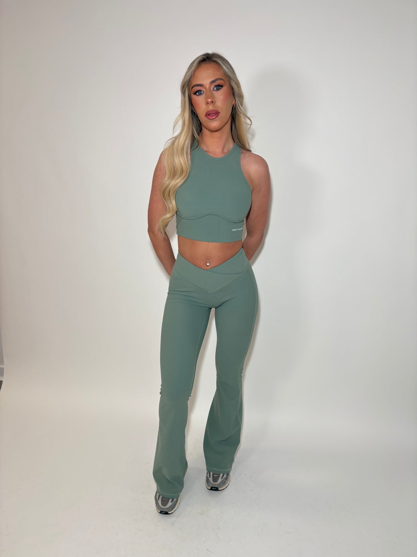 GYM GIRL ERA EXCLUSIVE Sage green sculpt silhouette top