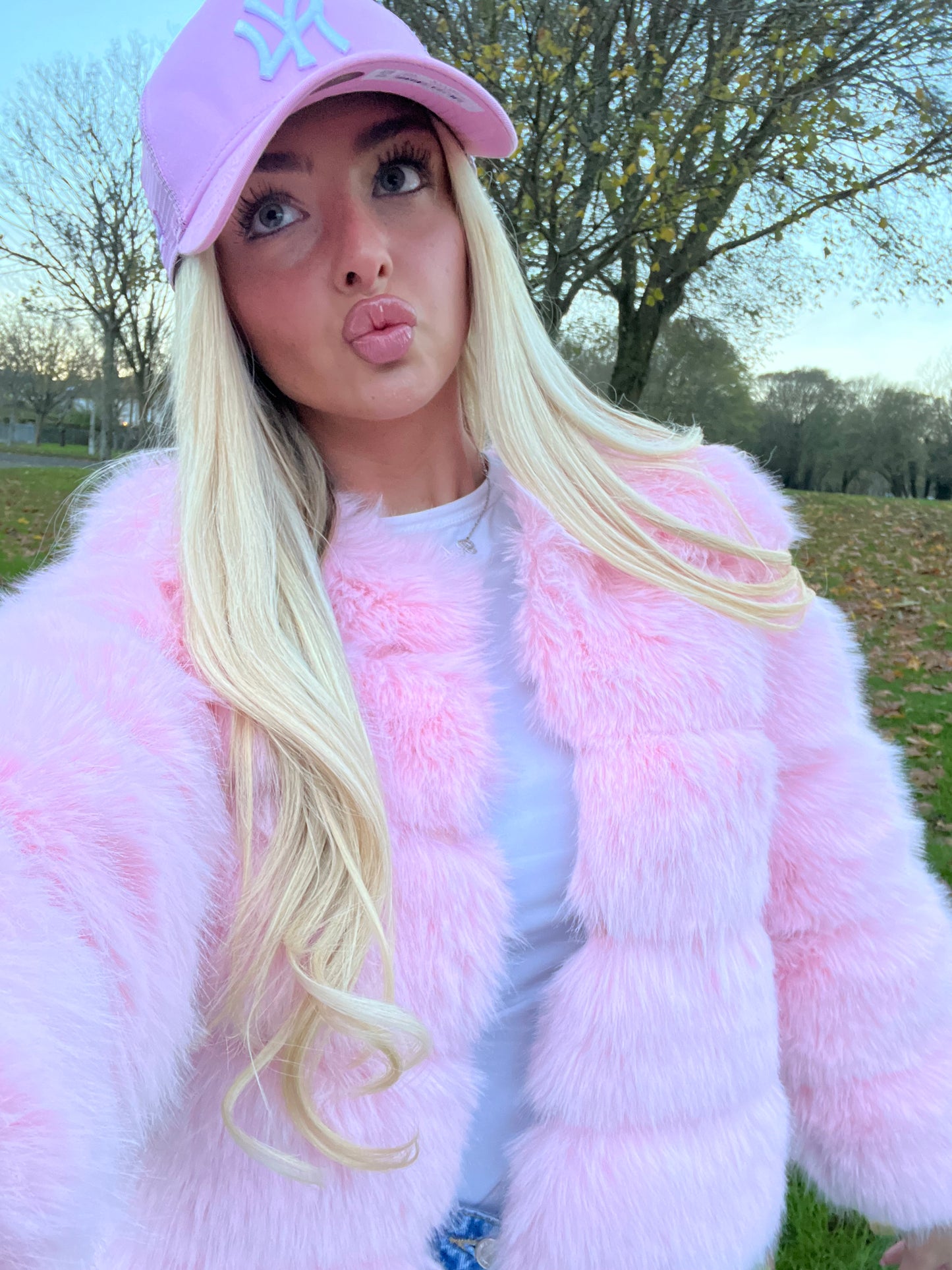 Luxury pink 3/4 sleeve faux fur coat