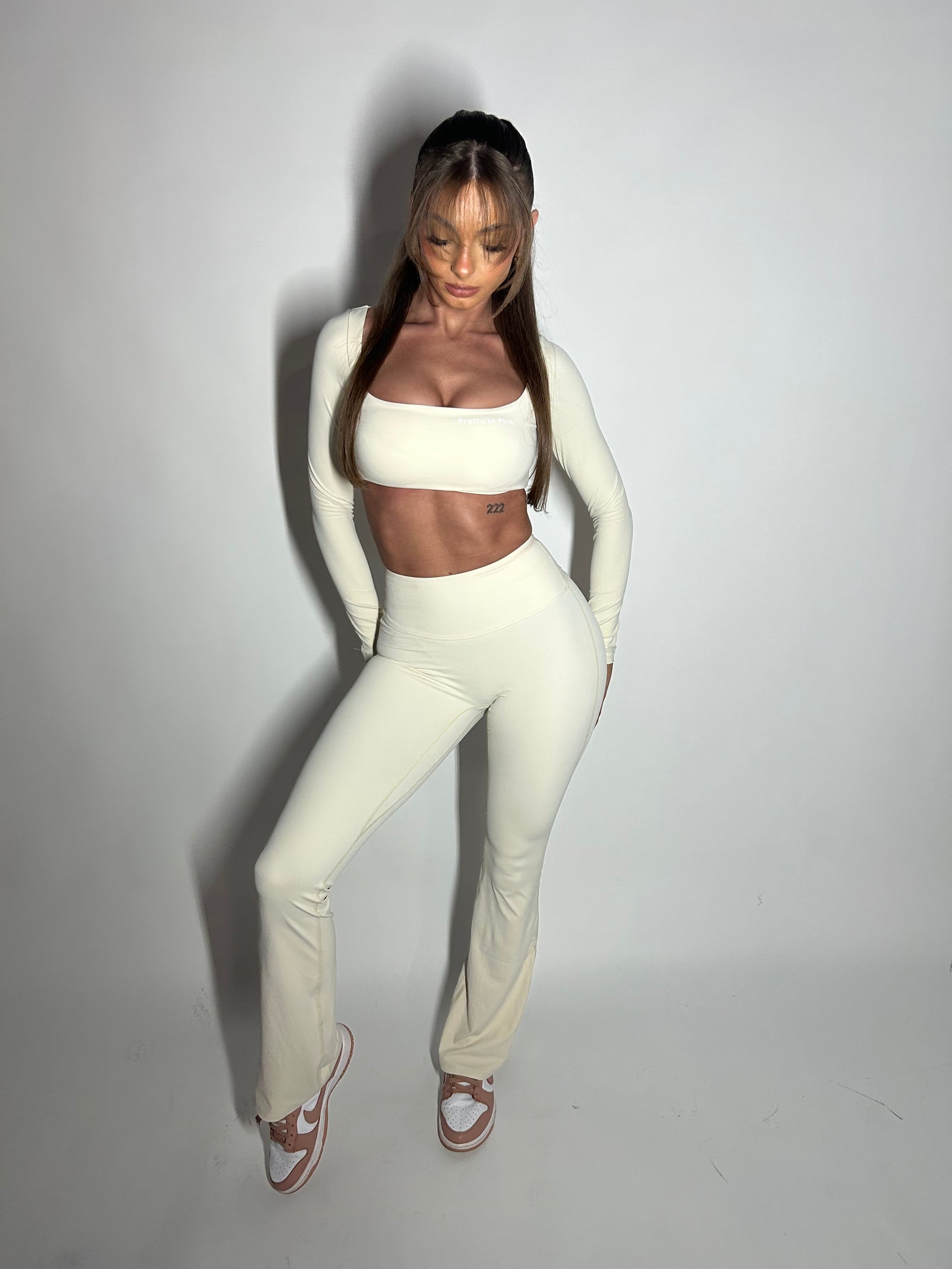 GYM GIRL ERA EXCLUSIVE Cream Sculpt flared bottoms