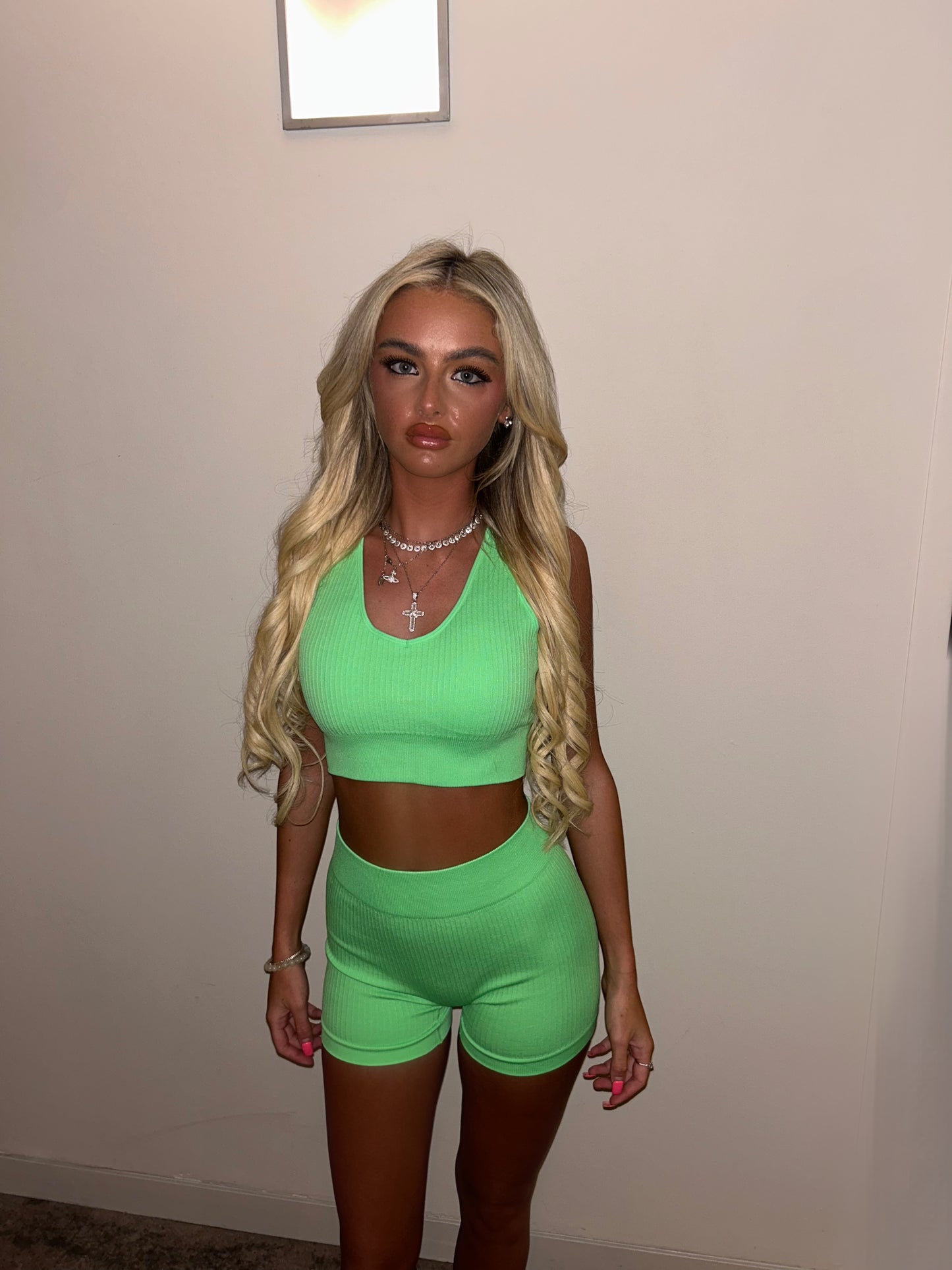 Seamless sculpting set in green