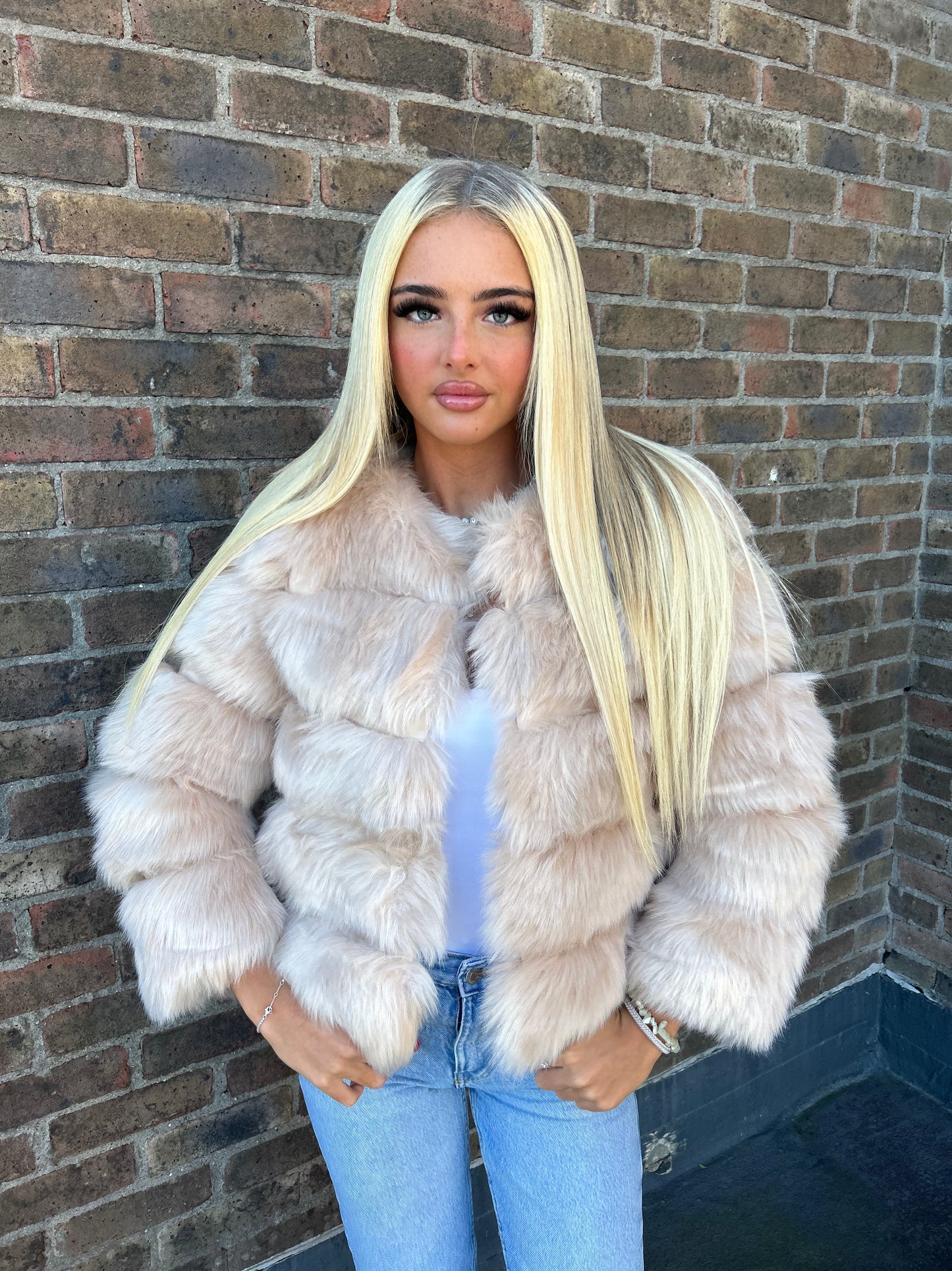 Luxury Cream Faux fur 3/4 length sleeve fur coat