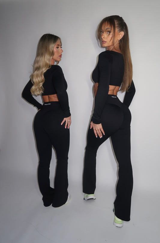PRE-ORDER GYM GIRL ERA EXCLUSIVE Black Sculpt flared bottoms