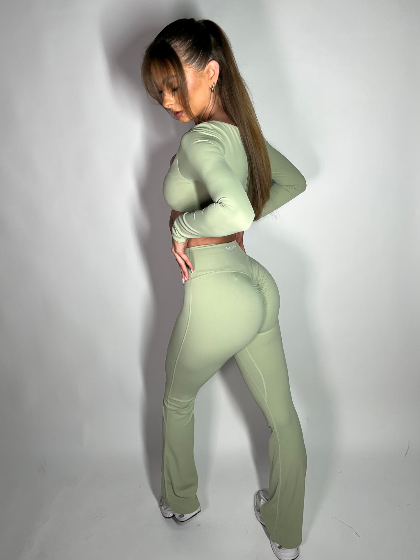 GYM GIRL ERA EXCLUSIVE Olive Sculpt flared trousers