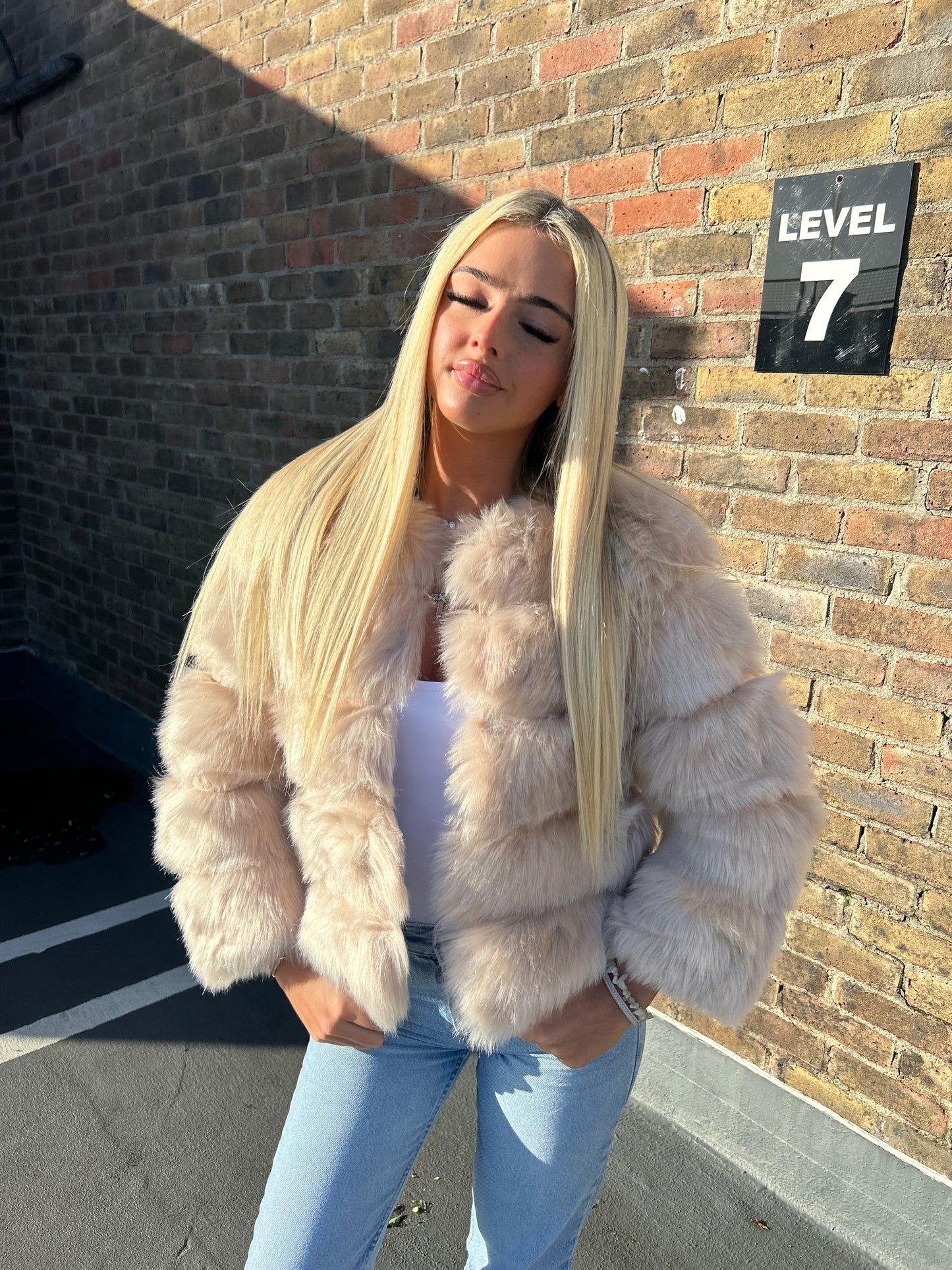 Luxury Cream Faux fur 3/4 length sleeve fur coat